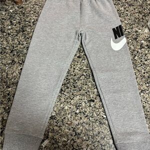 NWT Nike Kids Gray  Sweat Pants Size 7